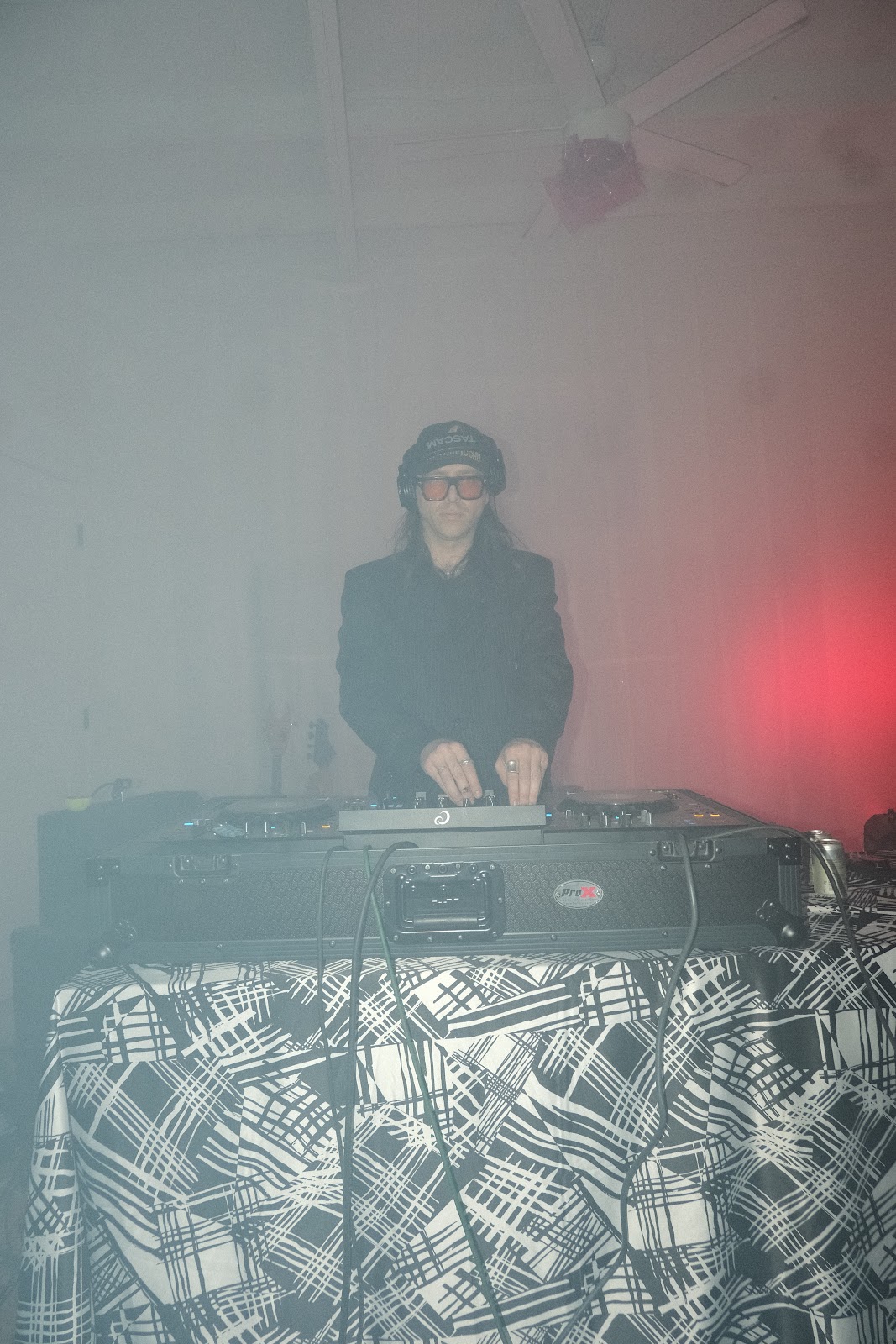 @tlau.media_thelostandunfounds_2026-03-29_austin_last_night_022