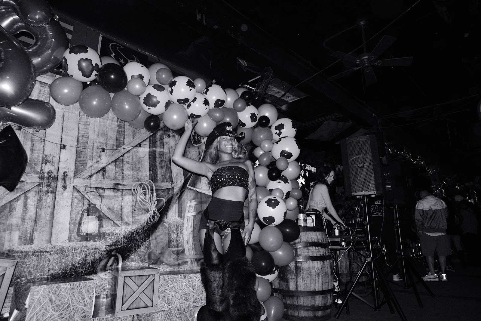 @tlau.media_thelostandunfounds_2026-02-05_austin_last_night_noir_020
