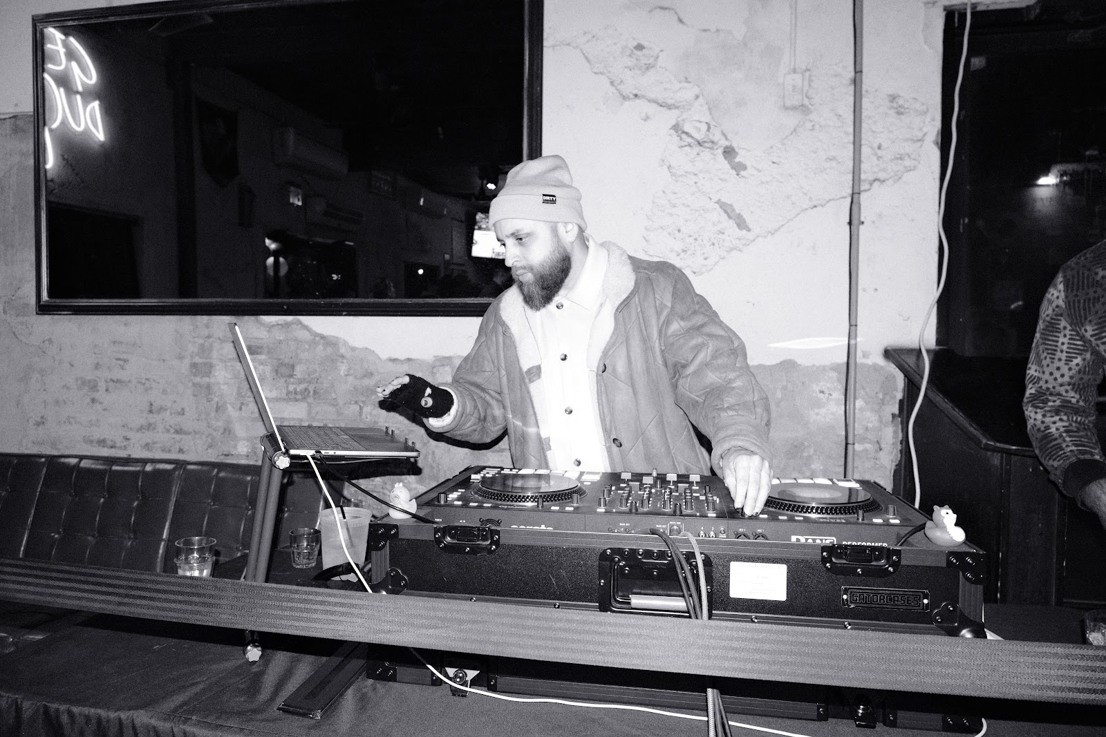 @tlau.media_thelostandunfounds_2026-02-01_austin_last_night_noir_149